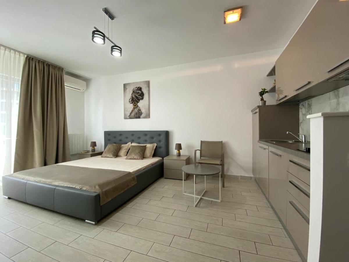 De Silva Studio Adia 4 มามายา ภายนอก รูปภาพ